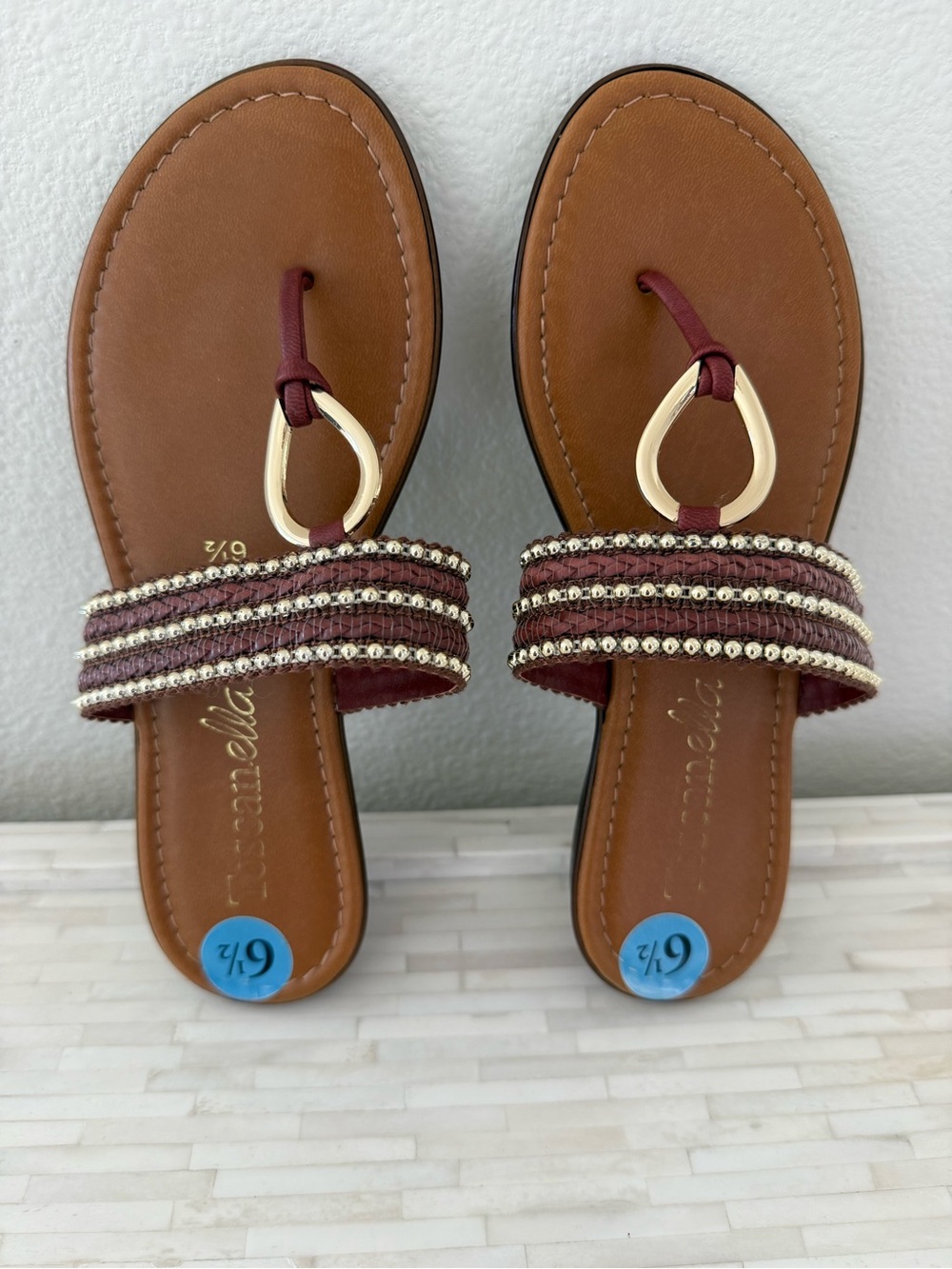 Women’s Maroon Beaded Toe-Ring Sandals with Gold Accent